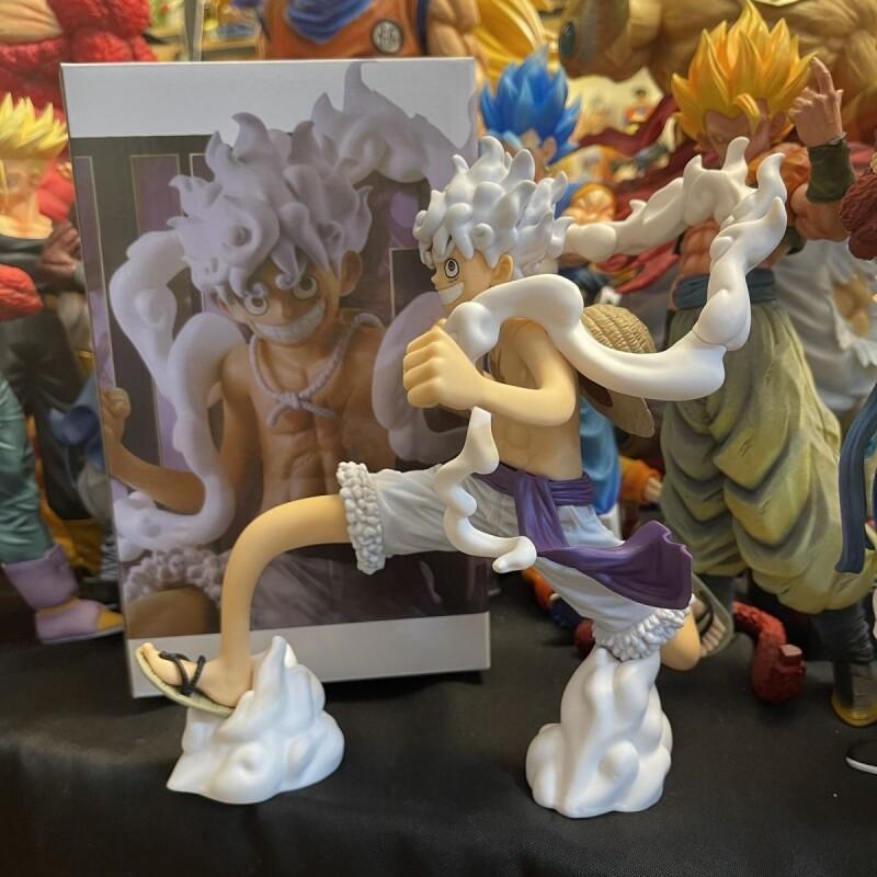 Bandai One Piece Running Nika  - Running Gear Gifts recensione e prezzo